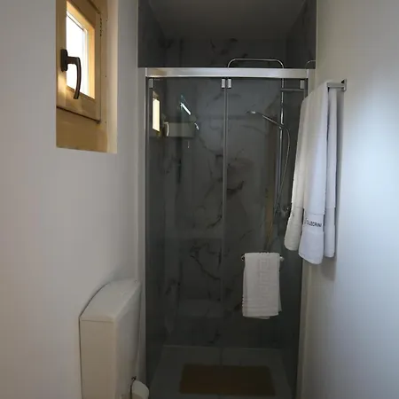 Refugio D Alecrim * Паредеш